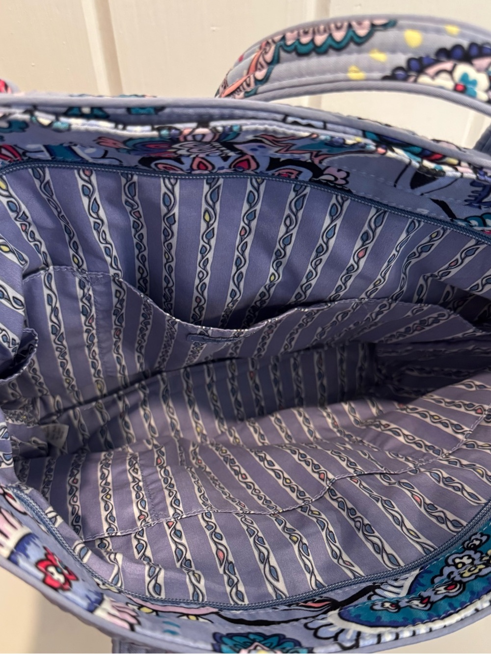 Vera Bradley SVT Small Vera Tote in Makani Paisley - Picture 12 of 12